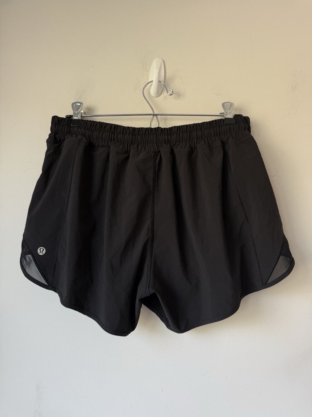 Lululemon Hotty Hot High-Rise Lined Short 4” inseam Size 10 Tall Black